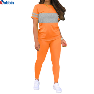 Conjunto Deportivo de Alta Calidad para Mujer, Camiseta Lisa Informal y Leggings, Cuello Redondo, Manga Corta, Bloques de Color, Dos Piezas - Product Image 4