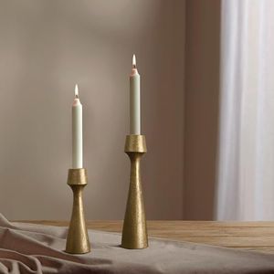 Portavelas Decorativo de Aluminio que Realza la Decoración de la Mesa con una Cálida y Acogedora Luz de Vela - Product Image 2