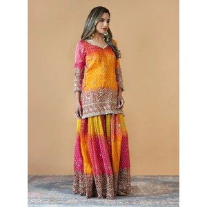 Traje Elegante Corte A con Hilo y Lentejuelas, Trabajo con Espejos Reales, Talla XL - Product Image 4