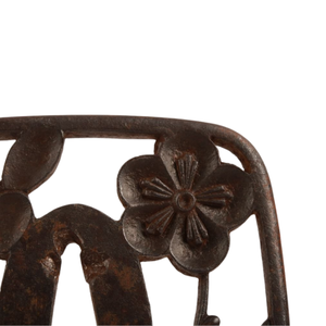Tsuba Japonesa del Periodo Edo, Diseño de Ciruelo en Hierro, Forma Nade Kaku, Protector de Espada sin Marcar - Product Image 3