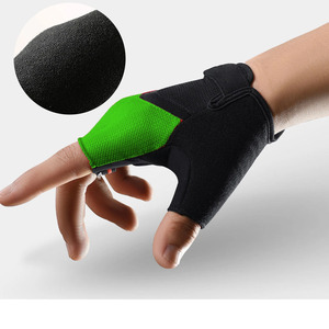 Fabricante de ropa deportiva con impresión de logotipos, guantes de carreras al por mayor, producto premium personalizado. - Product Image 4