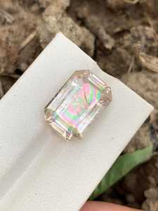 Piedra preciosa de topacio arcoíris natural, piedra iridiscente de coleccionista, corte facetado, cristal suelto para la fabricación de joyas, anillo, colgante. - Product Image 1