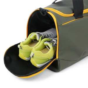 Bolsa Deportiva Negra Personalizada con Logotipo al por Mayor, Bolsa de Viaje Moderna con Cierre de Cremallera, Disponible en Varios Colores - Product Image 4