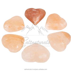 Piedra de masaje en forma de corazón de sal del Himalaya Premium 100% recién llegado con superficie plana para terapia calmante - Product Image 4