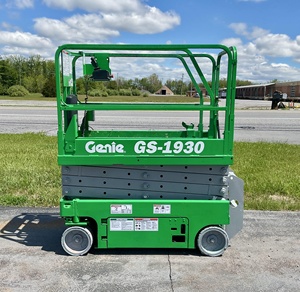 Wholesale New Genie GS-1930 Mobile Pneumatic Scissor Lift 19ft Aerial <b>Work</b> <b>Platform</b> Diesel-Powered <b>Aluminium</b> 1000kg Capacity - Product Image 2
