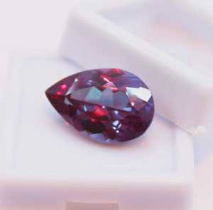 Alexandrita natural tallada en forma de pera, piedra preciosa suelta certificada con cambio de color para la fabricación de joyas, anillos y colgantes. - Product Image 2