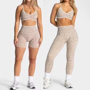 Conjunto Deportivo de 2 Piezas para Mujer, Talla Grande, Estampado de Leopardo, Sin Costuras, Ecológico, Leggings de Cintura Alta y Pantalones Cortos, Tendencia 2026 - Product Image 6