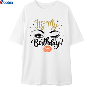 Camiseta Deportiva Casual Holgada de Poliéster Ecológico Transpirable para Mujer con Hombros Caídos y Letras Doradas Personalizada - Product Image 1