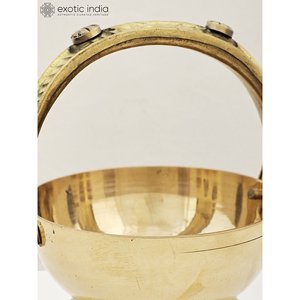 Vase en laiton Kamandalu fait à la main de 9 pouces Art indien en métal Article artisanal Collection de vases en métal uniques - Product Image 4