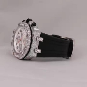 Montre de luxe en diamant très demandée pour homme, idéale pour un anniversaire de mariage et un cadeau, montre entièrement sertie de diamants, en vente pour l'exportation depuis l'Inde - Product Image 3