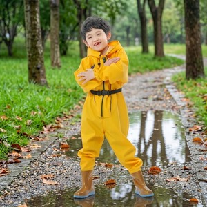 Combinaison de pluie imperméable une pièce de haute qualité pour enfants avec bottes intégrées, combinaison de pêche et de jeu pour enfants - Product Image 1