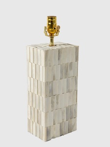Lampe d'appoint Art Déco haut de gamme faite à la main avec incrustation d'os et abat-jour en lin pour la décoration de table de chevet - Product Image 1
