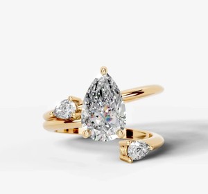 Anillo de Compromiso de Moissanita con Corte de Pera Geométrico, Plata de Ley 925, Chapado en Oro Amarillo, 6x9 mm, Lujoso y Elegante para Novia - Product Image 1