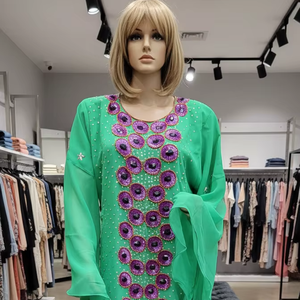 Robe kaftan élégante en georgette vert émeraude, ornements en cristal violet royal, broderies dorées scintillantes, antistatique 8956633655 - Product Image 1