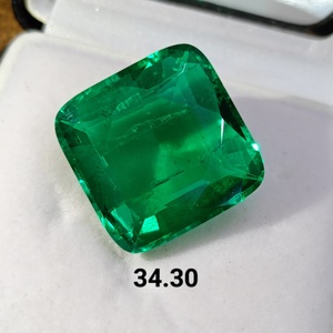 Gema sintética suelta de esmeralda verde india, cultivada hidrotermalmente en laboratorio, con corte tipo cojín y tratada térmicamente, para la fabricación de joyería fina. - Product Image 1