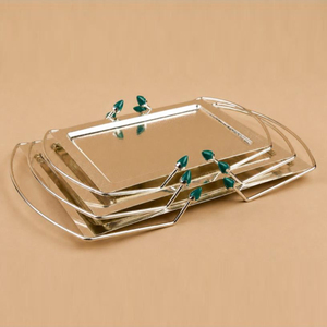 Ensemble de 3 plateaux en métal argenté martelé avec poignées en bois surélevées, parfait pour la décoration moderne de la maison et le service de table - Product Image 6