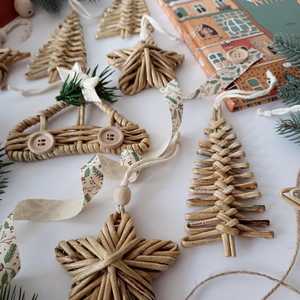 Étoile de Noël artisanale en rotin à suspendre, décoration traditionnelle d'intérieur, cadeau artisanal pour la décoration des fêtes - Product Image 1