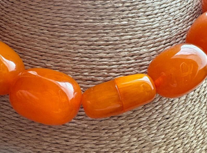 Collares Clásicos de Cuentas de Resina, Joyería Hecha a Mano con Cuentas Personalizadas, Joyería para Mujer Hecha en India - Product Image 4