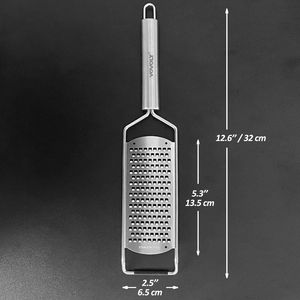 Grattugia Professionale a Lame Larghe per Formaggio, Carota, Zenzero, Cocco - Utensile da Cucina Affilatissimo per la Preparazione di Frutta e Verdura - Product Image 5