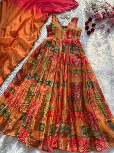 Ensemble de robe indienne pakistanaise imprimée pour femmes, réversible, sans plis, avec dupatta imprimé numériquement, tenue de fête et de mariage - Product Image 2