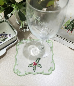 Vente en gros sur mesure Brodé Houx Serviette de Noël pour Cocktail Green Boarder Dessous de verre en lin naturel Réutilisable Bars pour événements à domicile - Product Image 2