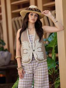Chaqueta Hawaiana sin Mangas con Estampado de Hojas Tropicales de Primera Calidad para Mujer, Cuello en V con un Solo Botón, Color Crema Caqui, Hecha a Mano por Artesanos 2026 - Product Image 4