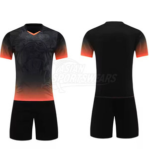 Ensemble d'uniformes de football durables et abordables avec tissu à séchage rapide, conçu pour un confort amélioré et une meilleure évacuation de la transpiration pendant les matchs - Product Image 3