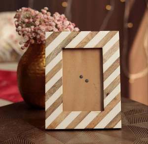 Cadre photo en bois avec incrustation d'os, fait main, élégant, écologique, logo personnalisé, pour la présentation sur table à la maison - Product Image 1