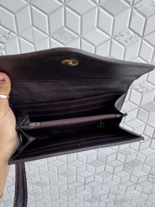 Nuevo y Moderno Bolso de Mano de Cuero Repujado a Mano con Bordado de Corazón en Piel con Pelo, Cartera Bohemia Elegante con Correa para Uso Diario - Product Image 5