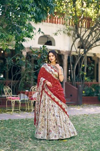 Lehenga Choli Moderno de Seda Tasar con Motivos Dorados Impresos en Lámina para Bodas y Fiestas de Diwali - Product Image 3