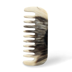 Fournisseur de peignes en corne naturelle de haute qualité, vente à prix réduit, peigne à dents larges, accessoire pour cheveux femme - Product Image 1
