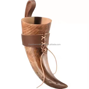 Cuerno para beber cerveza natural vikinga personalizado, cuerno de búfalo de estilo animal tallado con soporte de cuero para Anfitriones disponibles - Product Image 5