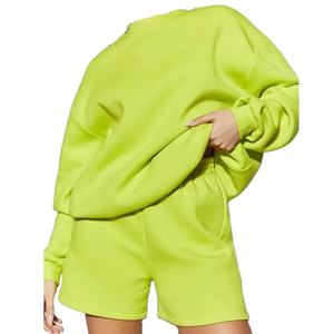 Femmes grande taille décontracté Spandex/Polyester col rond au-dessus du genou short et sweat ensemble solide confortable respirant tricots - Product Image 6