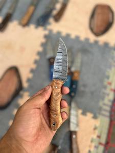 Cuchillo Skinner REEDOT SPORT de Acero de Damasco Hecho a Mano, para Diestros, Mango de Madera de Palisandro, Funda de Cuero Fino, hasta 3.9 Pulgadas, Moderno - Product Image 2