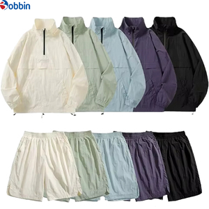 Conjunto Deportivo Unisex de 2 Piezas con Media Cremallera, Cómodo y Transpirable, Chaqueta Cortavientos de Verano y Pantalones Cortos Deportivos para Actividades al Aire Libre - Product Image 6