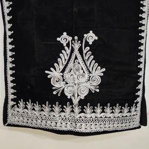 Chaleco afgano de terciopelo morado premium para hombre con intrincado trabajo de espejo dorado y auténticas monedas tribales, chaleco étnico Kuchi. - Product Image 5