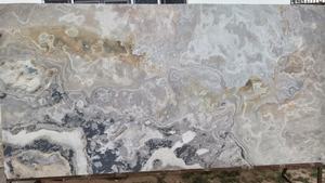 Revêtement mural en pierre naturelle mince, gris foncé, écologique, durable et au design moderne, idéal pour les écoles et les jardins, de chez Natural Stone Market - Product Image 5