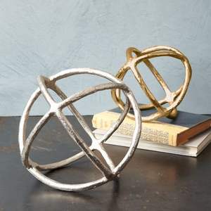 Sofisticados objetos decorativos de metal, esculturas diseñadas para temas artísticos de interiores de hogares. - Product Image 1