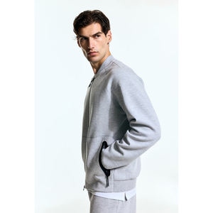 เสื้อแจ็คเก็ตบอมเบอร์ผู้ชายแบบลำลองสำหรับวิ่งและออกกำลังกาย ปี 2026 ดีไซน์ใหม่ ตกแต่งด้วยผ้าแบบแพทช์เวิร์คและคอนทราสต์  แจ็คเก็ตพัฟเฟอร์ รับผลิตแบบ OEM - Product Image 5