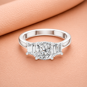 Anillo de compromiso de diamantes talla baguette en oro blanco, con tres piedras, joyería nupcial de lujo, regalo para mujer - Product Image 2