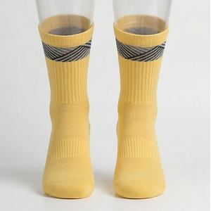 Calcetines de Ciclismo Personalizados para Hombre, Calcetines Deportivos con Logotipo Personalizado, Transpirables, para Ciclismo de Carretera, Rendimiento Atlético, Ajuste Personalizado - Product Image 1