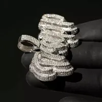 Pendentif personnalisé en argent sterling plaqué or blanc 14 carats avec moissanite véritable ronde de 4 carats Tishya Diamond pour femme