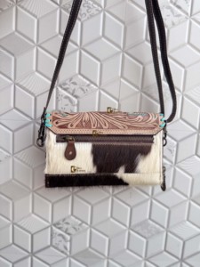 Funda de Teléfono Tipo Clutch de Cuero Tallado a Mano, Elegante Cartera de Cuero Vacuno con Diseño Único en Color Turquesa para Mujer - Product Image 3