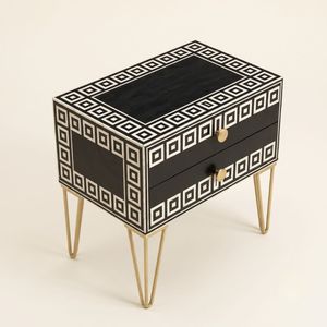 Table de chevet artisanale en os noir incrusté, 2 tiroirs, design carrés concentriques, mobilier haut de gamme - Product Image 3
