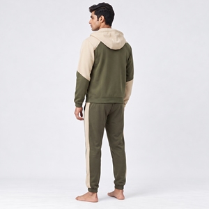 Chándal Premium para Hombre Hecho con Tela Ligera que Ofrece un Ajuste Cómodo y una Sensación Ligera para Actividades Diarias - Product Image 3