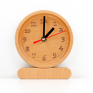 Horloges de table intelligentes en bois, forme personnalisée, petit triangle, pour la décoration de chevet, idéales pour la maison et les chambres d'hôtel - Product Image 4