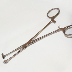 Pinzas de acero inoxidable de 6.25 pulgadas para colocación de joyería corporal y perforaciones profesionales. - Product Image 1