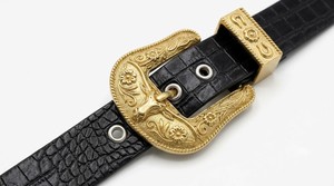 Ceinture Western en Cuir PU Noir Gaufré Crocodile avec Boucle Cowboy Dorée et Œillets – Ceinture Tendance pour Hommes et Femmes – Fournisseur en Gros Personnalisable - Product Image 2