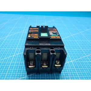 Interruptor Diferencial Fuji EG53B 15A Usado Como Está, Piezas de Equipos Semiconductores de Época - Product Image 1