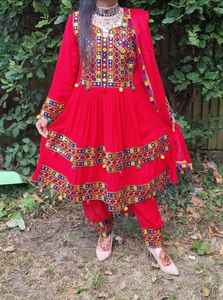 Robes de mariée afghanes pour femmes, robe élégante traditionnelle en mousseline de soie, broderie florale délicate, manches longues, respirante, pour occasions spéciales - Product Image 4